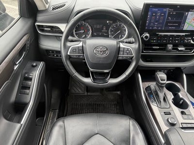 2022 Toyota Highlander Platinum