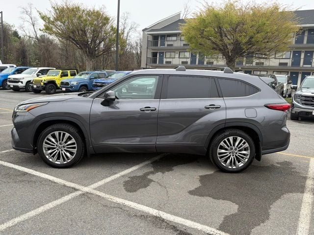 2022 Toyota Highlander Platinum