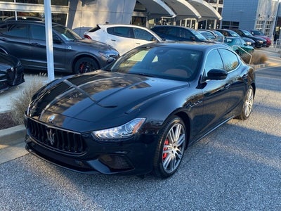 2022 Maserati Ghibli Modena Q4