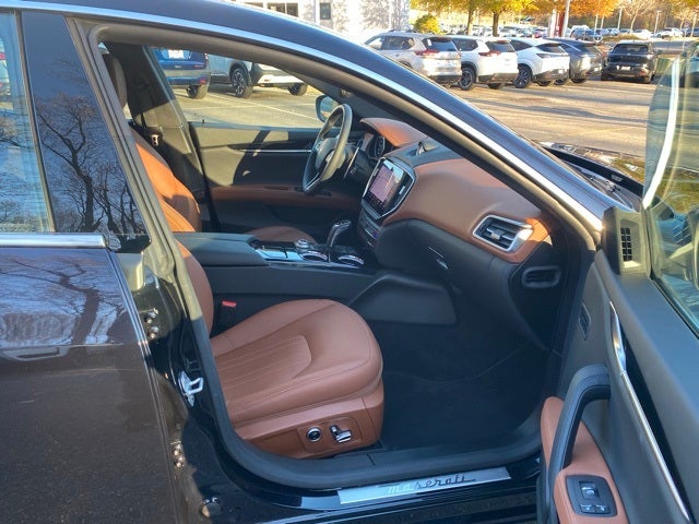 2022 Maserati Ghibli Modena Q4