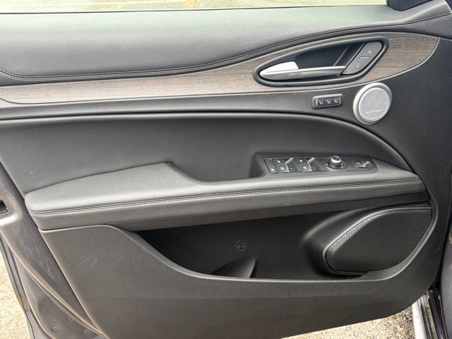 2023 Alfa Romeo Stelvio Ti AWD