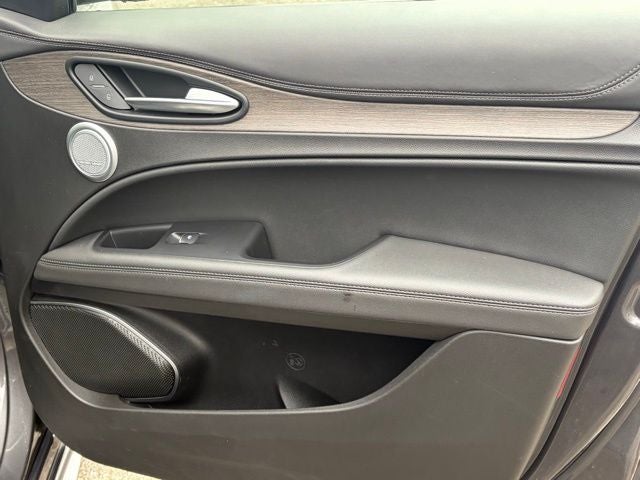 2023 Alfa Romeo Stelvio Ti AWD