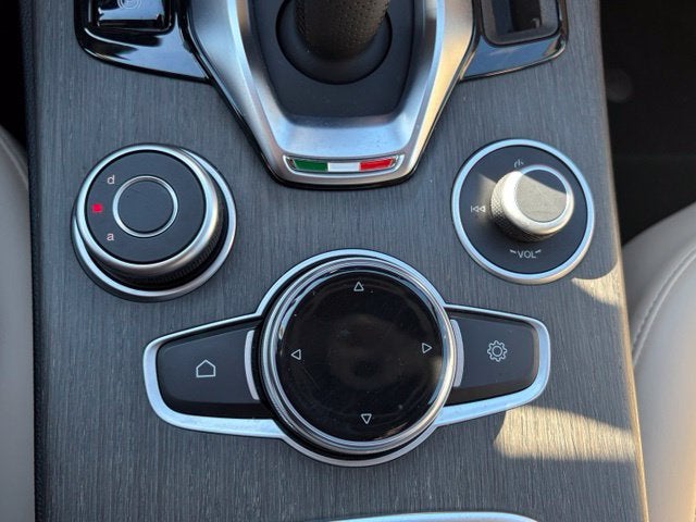 2023 Alfa Romeo Stelvio Lusso AWD