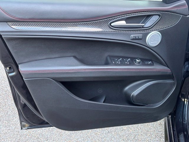 2023 Alfa Romeo Stelvio Estrema AWD