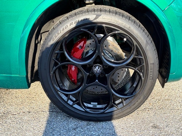 2023 Alfa Romeo Stelvio Quadrifoglio AWD