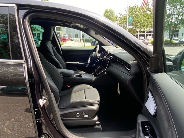 2025 Maserati Grecale Base