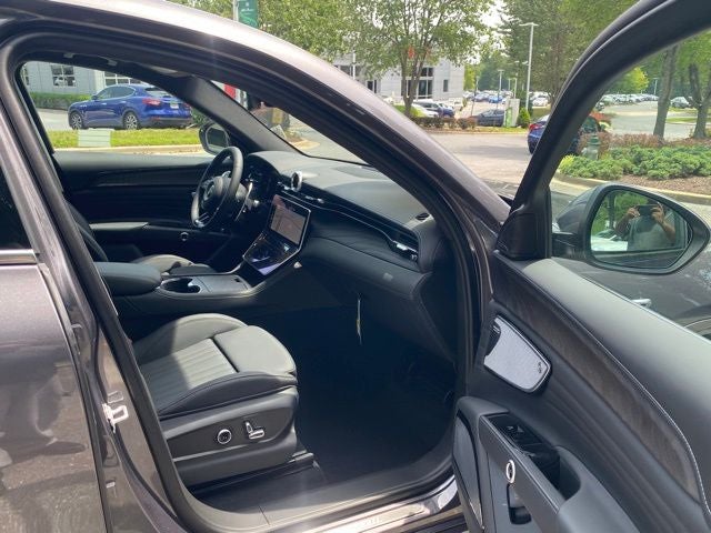 2025 Maserati Grecale Base